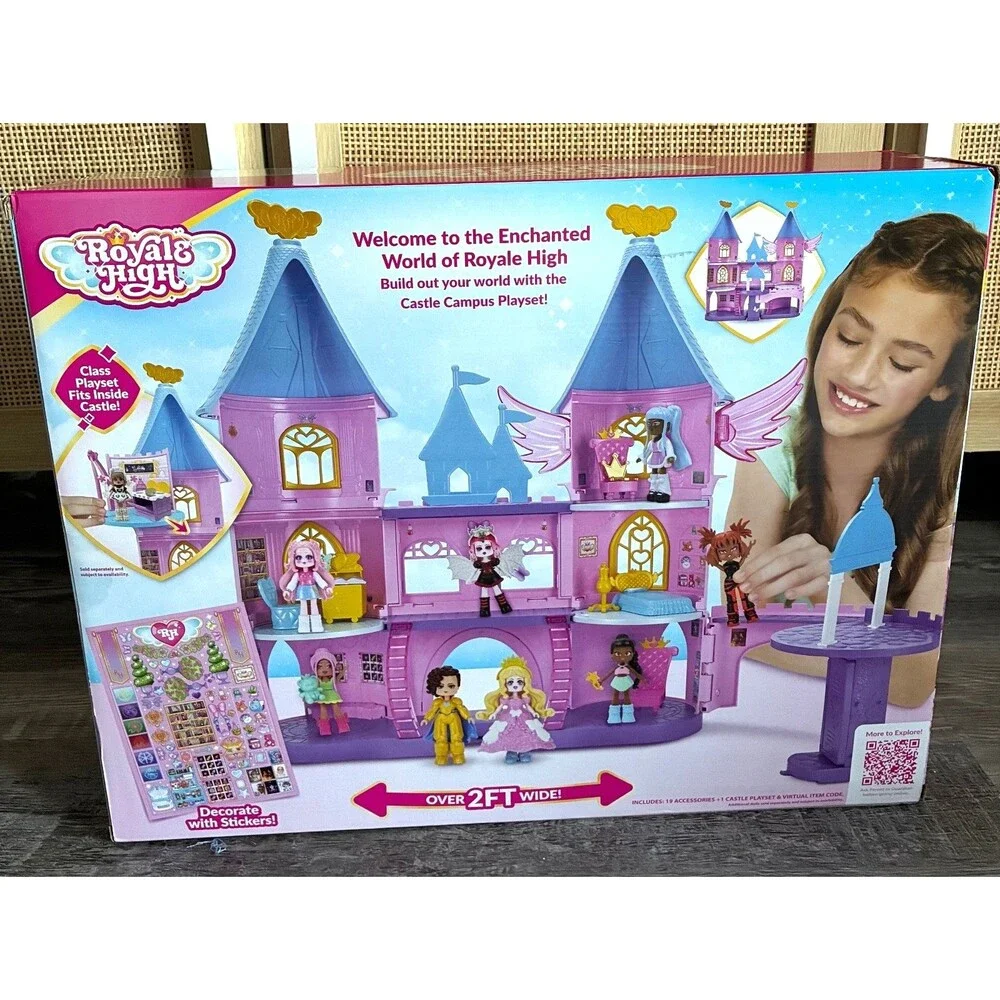 Royal High Castle Campus Playset with Exclusive Princess and Knight Figures NEW